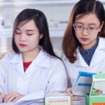 Học Dược hệ vừa học vừa làm là gì? Giải đáp chi tiết từ A-Z