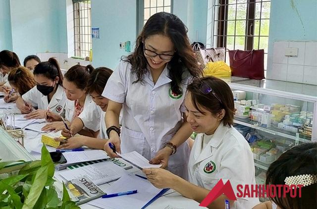 Ưu điểm và hạn chế khi học Dược hệ vừa học vừa làm